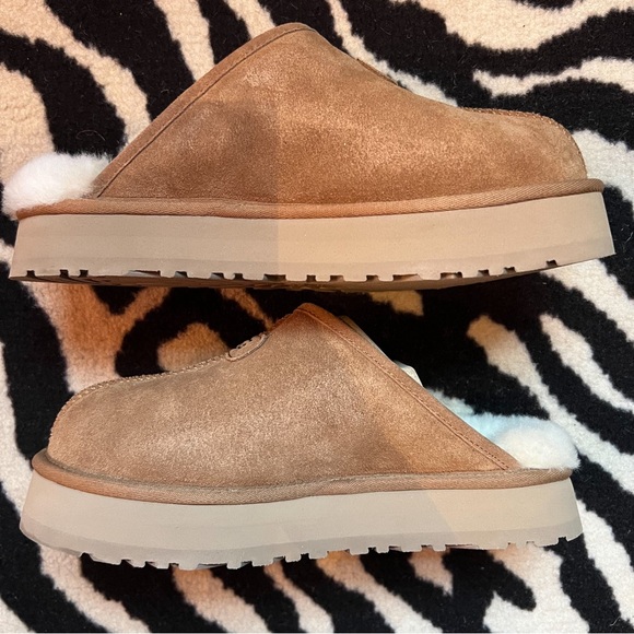 NWT UGG Discoquette Genuine Shearling Slide Slipper Chestnut Size Women’s 9 - Picture 10 of 15